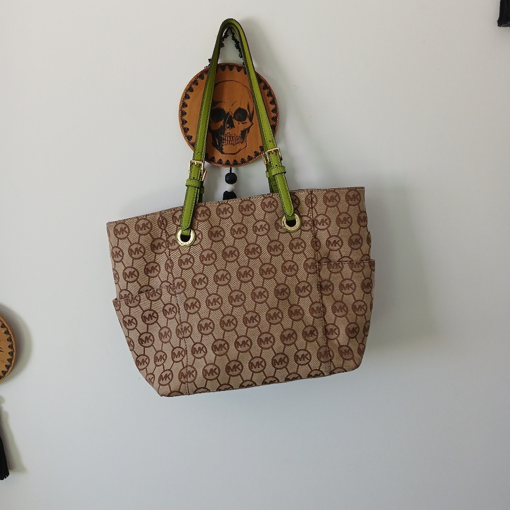 Michael Kors Shoulder Tote Bag With Green Handles & Interior - Picture 5 of 9